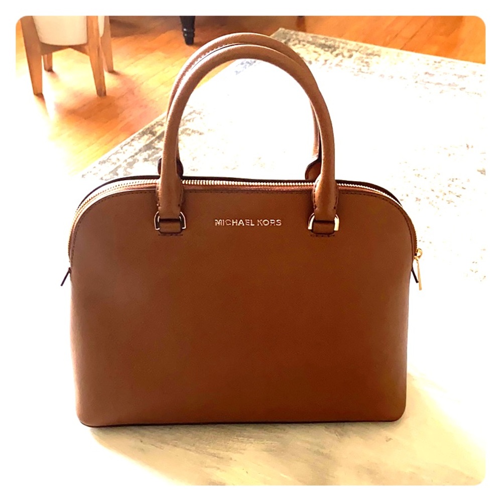 Michael Kors handbag Crossbody and camel color